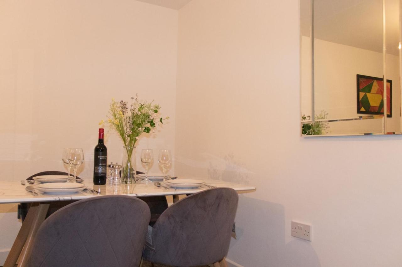 Livestay-Modern Apartment Minutes Away From Heathrow Slough Exteriér fotografie