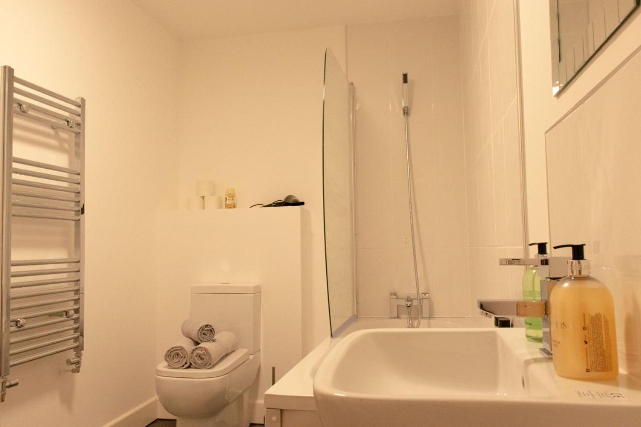 Livestay-Modern Apartment Minutes Away From Heathrow Slough Exteriér fotografie